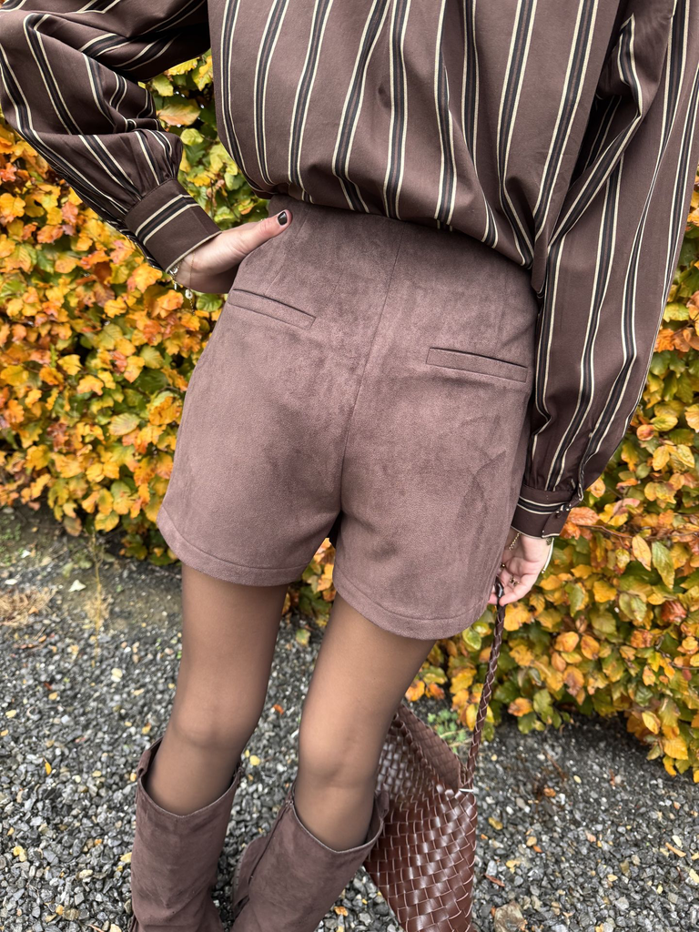 Jupe-short en daim - Chocolat6.webp