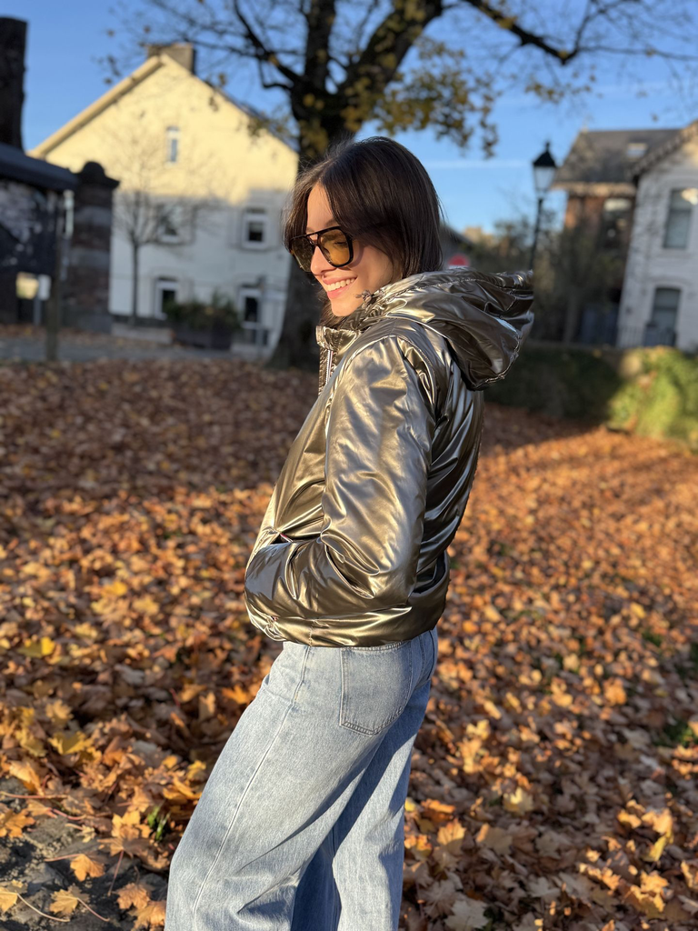 Veste fourrée courte - bronze3.webp